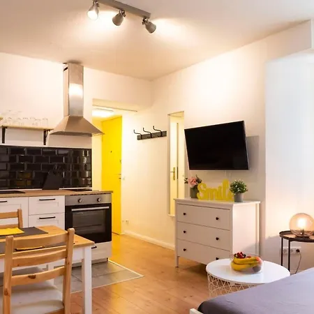 2 Bedroom In Great Location In Kreuzberg Berlin Exterior foto