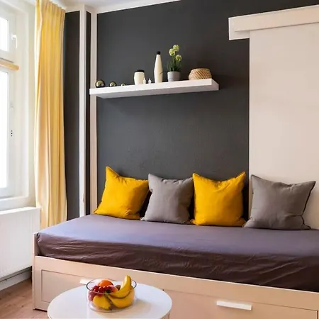 2 Bedroom In Great Location In Kreuzberg Berlin Exterior foto