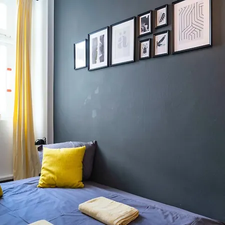 2 Bedroom In Great Location In Kreuzberg Berlin Exterior foto